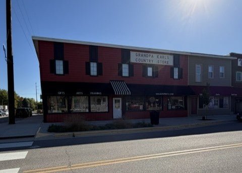 HOURS FOR GRANDPA EARL'S COUNTRY STORE IN ANNANDALE, MN